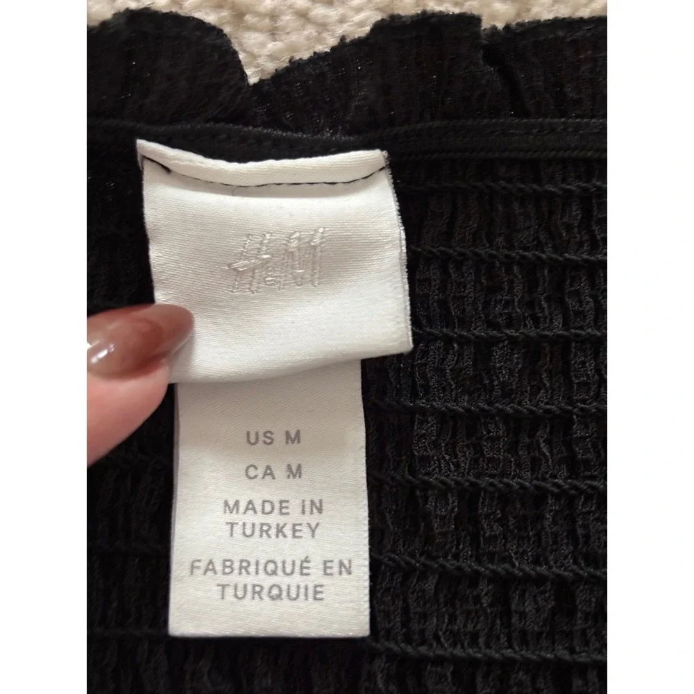 SOLD H&M Black Smocked Puff Sleeve Square Neck Top Women's Medium - Picture 3 of 5